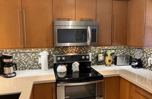 Truman Annex House | Truman Annex Townhome w/pool Key west
