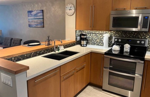 Truman Annex House | Truman Annex Townhome w/pool Key west