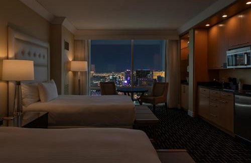 Las Vegas Apartment | TRUMP 56th Floor - Sphere and Strip View - No Resort Fees