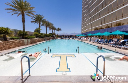 Las Vegas Apartment | Trump International walking distance to Las Vegas Strip