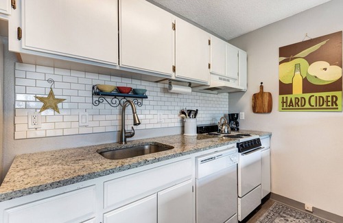 Bend Condo | "Truth or Deer" Riverfront Condo on the Edge of Downtown Bend