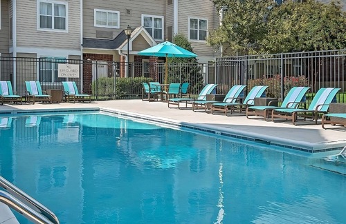Morrisville Apartment | Try boating or kayaking at Lake Crabtree County Park! Airport Shuttle, Pool!