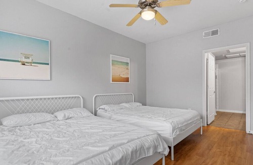 West Campus Condo | TSC 400 Luckey · ATX 2 Bedroom w/ Pool, GREAT location!