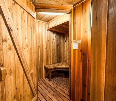 Willmar Apartment | TU CASA-pooltable-playset-sauna