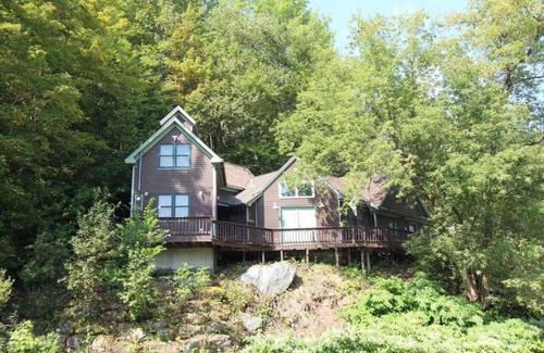 Richford House | Tubing , Hiking and Jay Peakfun at the Cliff House