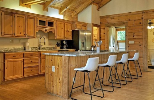 Mineral Bluff Cabin | Tucked Away | Free Night Offer!