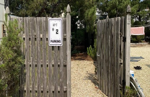 South Beach Haven House | Tucked away in Holgate is this newly renovated pet friendly gem