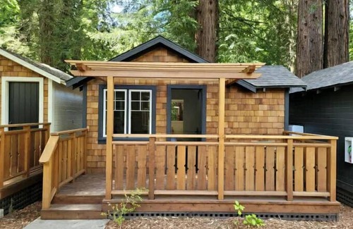 Guerneville Hotel | Tucked Away On The Banks of the Russian River! Outdoor Pool and Free Parking!