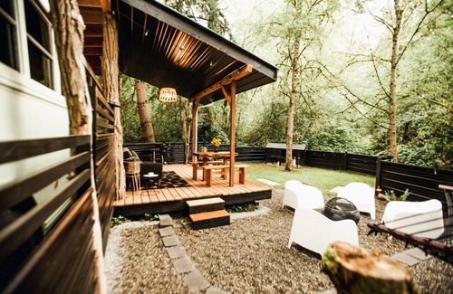 Summit House | Tucked Away Skoolie Experience #gloriatheskoolie