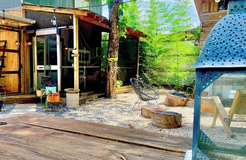 Govalle Cottage | Tucked Away Stay in East ATX