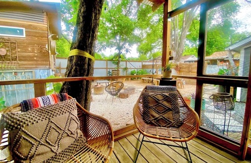 Govalle Cottage | Tucked Away Stay in East ATX