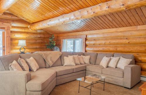 College House | Tucked Away Timber Upper Suite