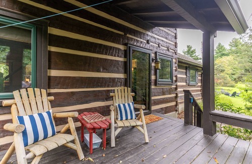 Blowing Rock Cabin | Tucked Away - updated cabin 1/3 mile from Blue Ridge Parkway