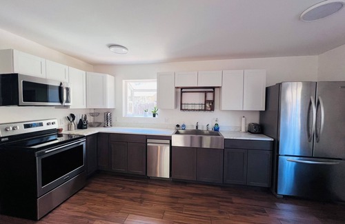 Meiners Oaks House | tucked away with room to play