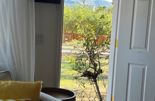 Meiners Oaks House | tucked away with room to play