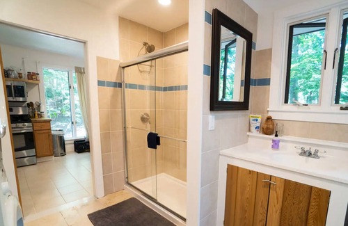Noyack Apartment | Tucked into the quiet woods of Sag Harbor.