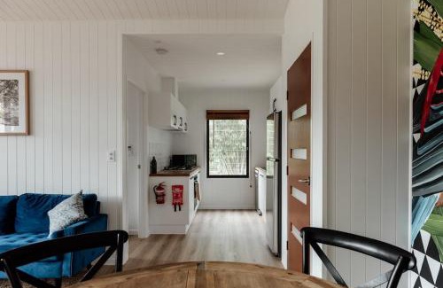 Rathdowney House | Tuckeroo Cottages - Cockatoo Cottage