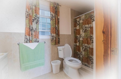 Crawl Hill House | Tucks Paradise - Minutes to Beaches