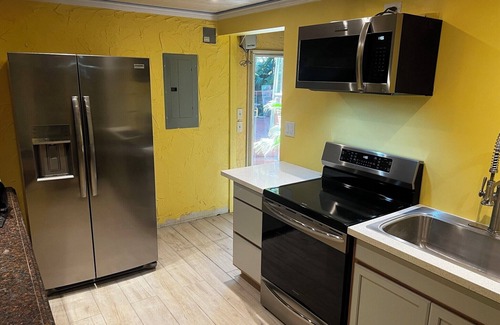 Historic Old Northeast House | Tudor 4BR,plus ADU 1.2-bedroom rear, Euclid Forrest in brilliant St. Petersburg