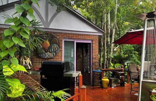 Historic Old Northeast House | Tudor 4BR,plus ADU 1.2-bedroom rear, Euclid Forrest in brilliant St. Petersburg