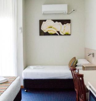 Hamilton Hotel | Tudor Inn Newcastle