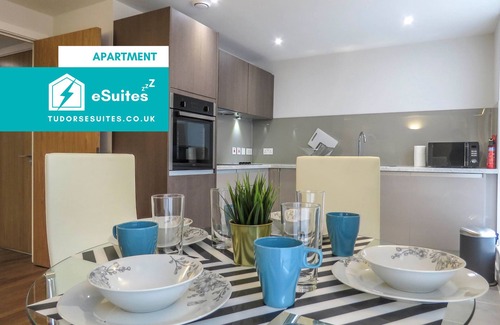 Birmingham City Centre Apartment | Tudors eSuites Birmingham Apartments with Gated Parking