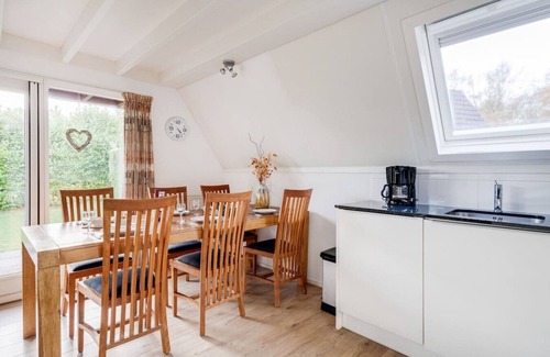 Zwiggelte House | Tufted Duck I Vacation Home with Modern Interior