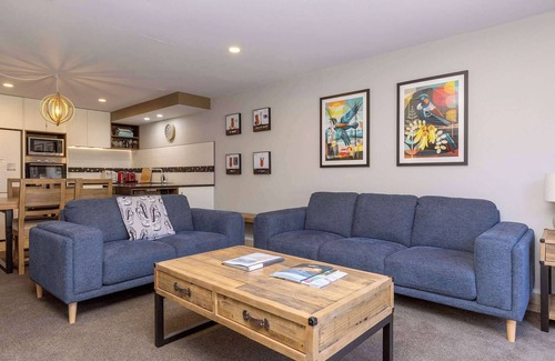 Taupo Apartment | Tui Unit - So close to the lake +Pool