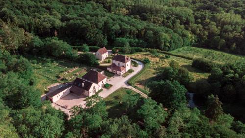Villeneuve-sur-Yonne House | Tuilerie de Talouan Maison de maître 4 étoiles écologique et tout confort