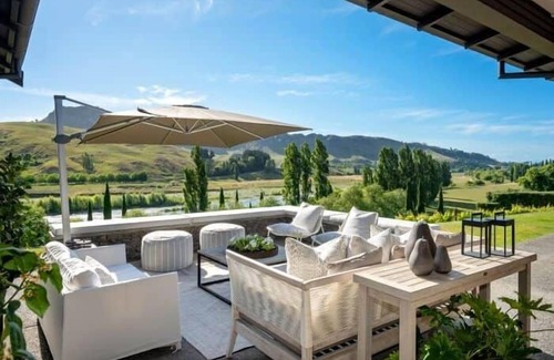 Tuki Tuki House | Tukituki Riverside Retreat