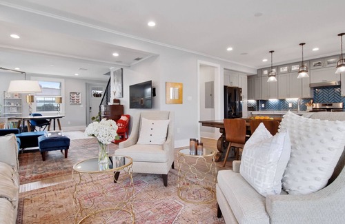 Freret House | Tulane Hip Uptown House by bars and restaurants off Freret