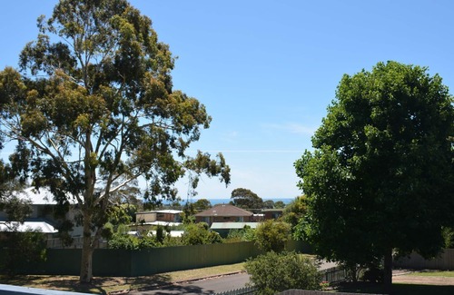 Dromana House | Tulip Getaway- Dromana, Mornington Peninsula