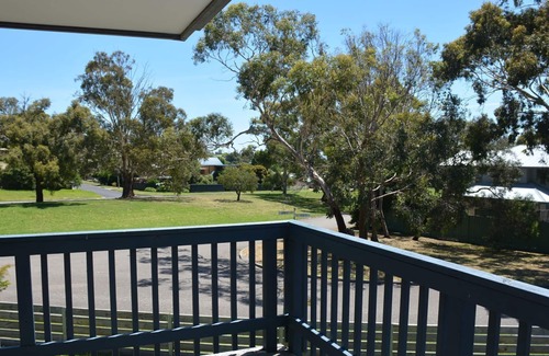 Dromana House | Tulip Getaway- Dromana, Mornington Peninsula