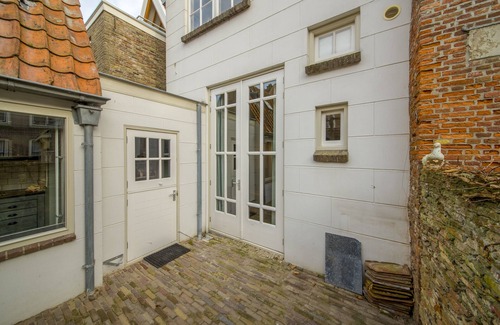 Enkhuizen House | Tulpenhuis Enkhuizen, Monumental home in the old center and near the harbor