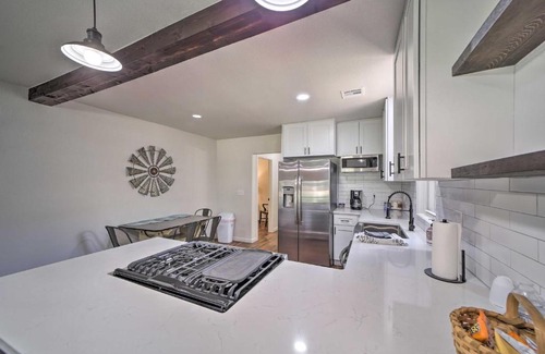 Florence Park House | Tulsa Bungalow with Fireplace Less Than 4 Mi to Dtwn!