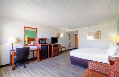 Tulsa Hotel | Tulsa Square Hotel Central, I-44 By OYO