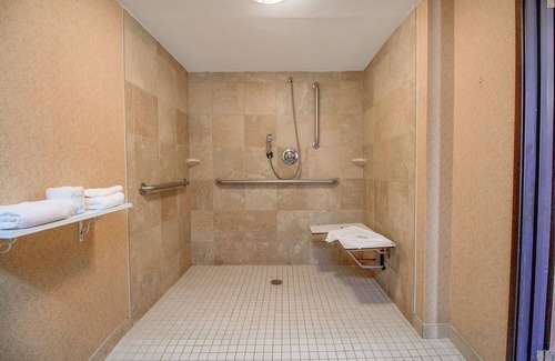 Tulsa Hotel | Tulsa Square Hotel Central, I-44 By OYO