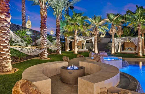 Rancho Santana House | TULUM-Inspired Luxury Retreat: Heated Salt Water Pool & Spa, Fire-pit, Cabanas, Pickle-ball Ct, Family Games. A Perfect relaxing getaway, family reunion & amazing Instagram-able moments.