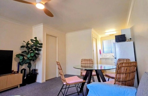 Tuncurry Villa | Tuncurry 2BR walk to lake