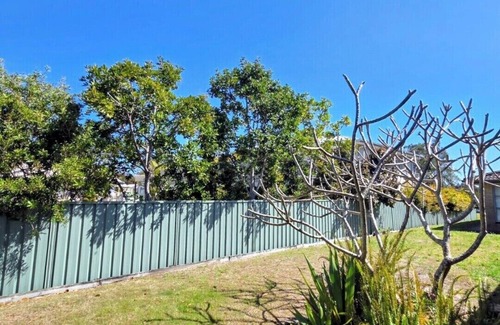 Tuncurry Villa | Tuncurry 2BR walk to lake