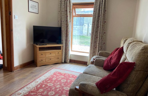 Cirencester House | Tupenny Cottage, Old Mill Farm, Cotswold Water Park