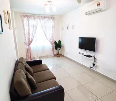 Bayan Lepas Apartment | TuR11-Oppesite Pisa Stadium-1min-FoodCourt-MiniMarket
