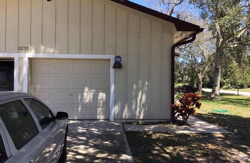 Interchange Square House | Turkey creek Nature Reserve. Two bedrooms, two bath with kayaks
