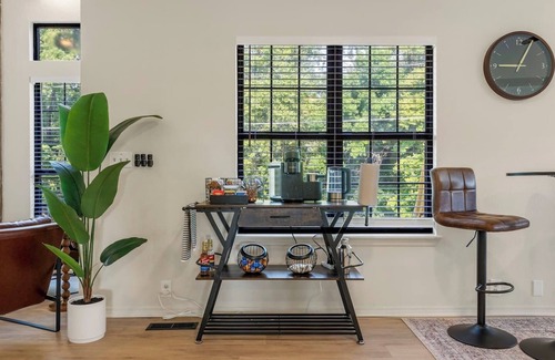 Tulsa House | Turkey Mountain - Walk to the Trails