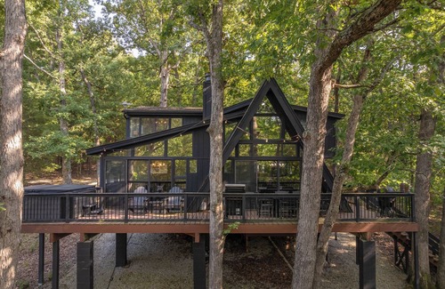 Innsbrook Ski Chalet | Turnberry Lakefront Getaway by Innsbrook Vacations!