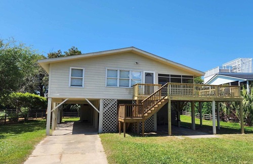 North Litchfield Beach House | Turner's Beach - 1 House from Ocean! Pets Welcome