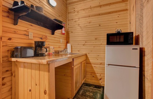 Pine Ridge Cabin | Turning Leaf Cabin in the Red River Gorge Pet Friendly Hi Speed 🛜
