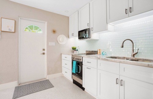 Whitney Beach Condo | Turquoise Gem 1st Floor no stairs Longboat Key FL