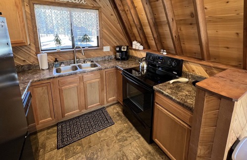Wright City Ski Chalet | Turrach Ridge Escape, Innsbrook, A Woodland Waterfront Chalet Retreat