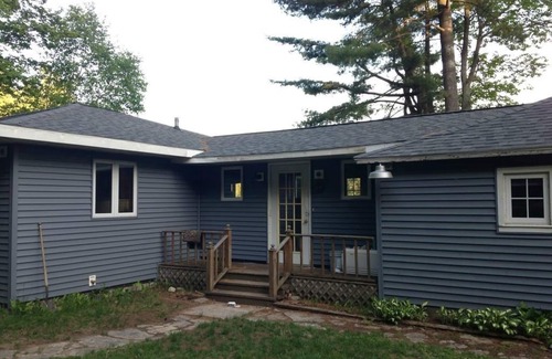 Wetmore Cottage | Turtle Cove on Town Lake: Golden Leaves & Lakeside Views – A Cozy Fall Retreat!